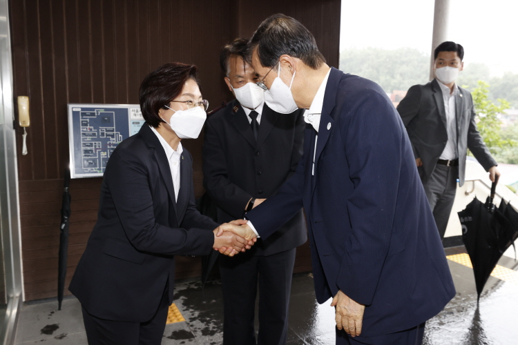 한덕수 국무총리 은평의마을 방문 이미지