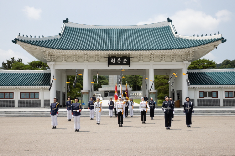 호국보훈의 달 초등학생 현충원 견학 이미지