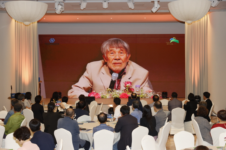 제7회 이호철통일로문학상 시상식 이미지