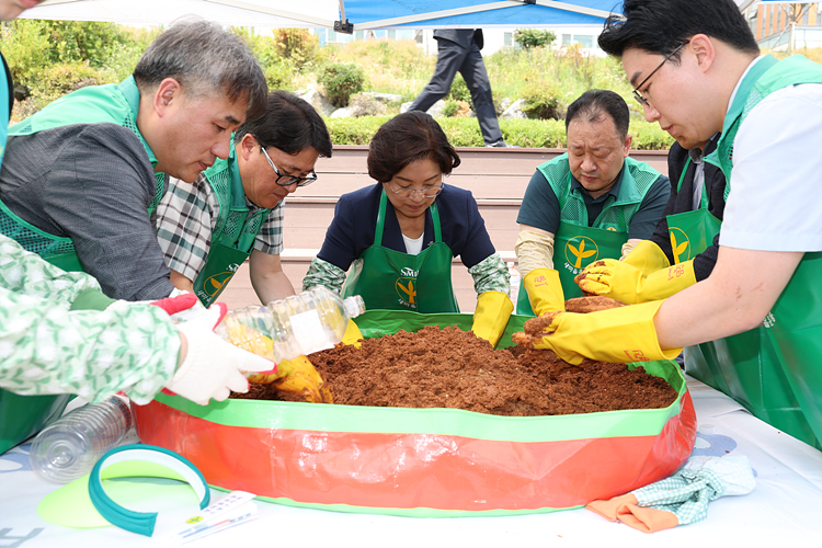 새마을운동 은평구지회 '불광천 정화활동' 이미지